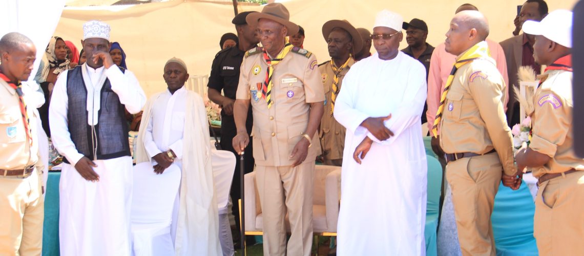 Chief guests taking photos